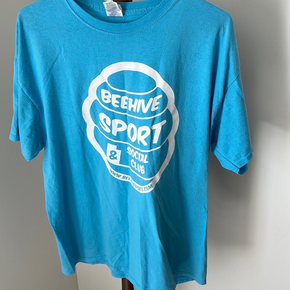 Beehive Sport & Social Club XL Light Blue Tee